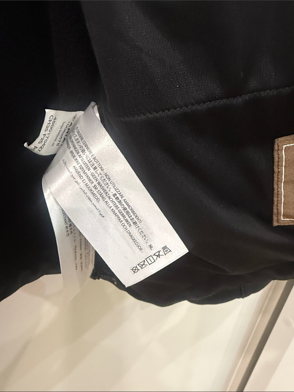 Ariat Black Performance Softshell Jacket with Sleeve Logo - Picture 2 of 5